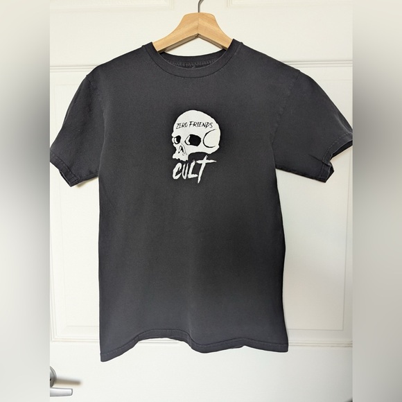 Other - Zero Friends Cult T-Shirt Size Small